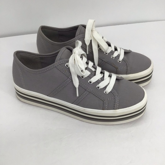 Gianni Bini Platform Style Lace-Up Sneakers Casual Career Gray Size 7.5 - Picture 2 of 9